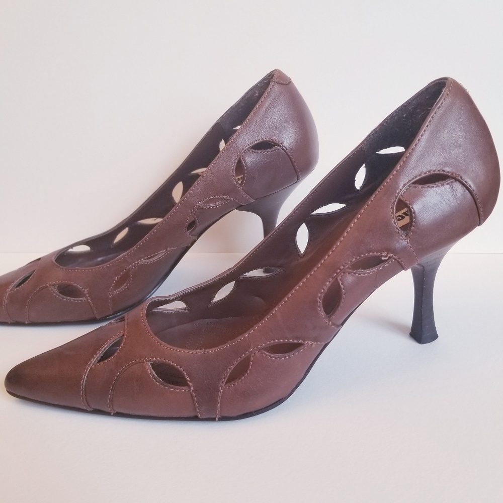 Nomi | Pointed Toe Heels
